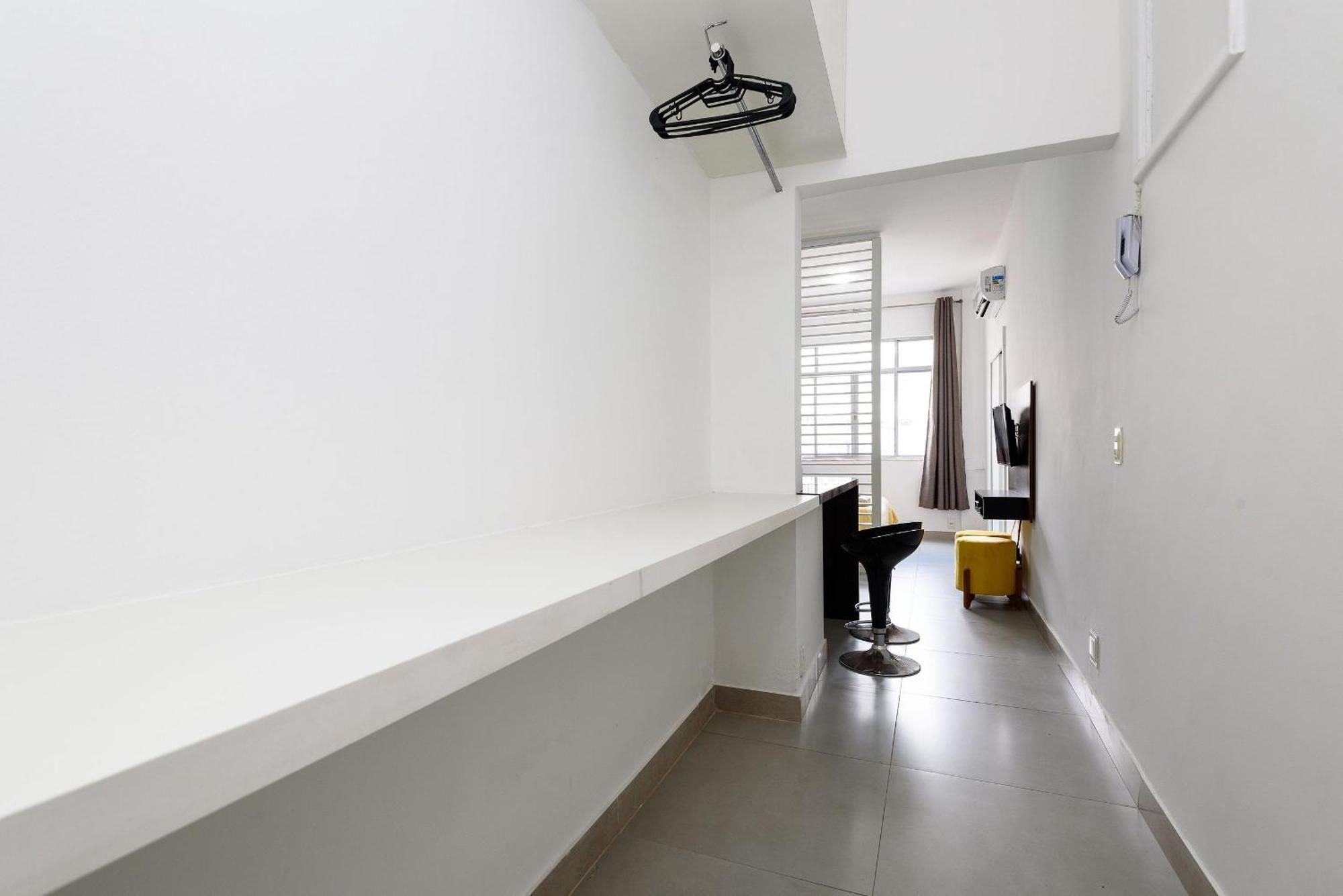 Em Copacabana A 100m Da | Jc 35/827 Apartamento *
